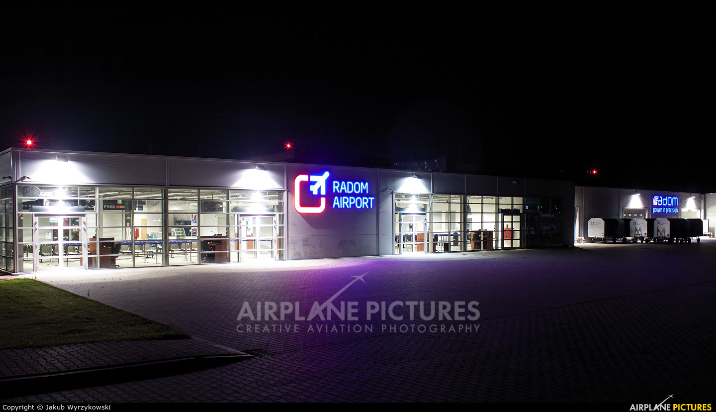 - Airport Overview - aircraft at Radom - Sadków