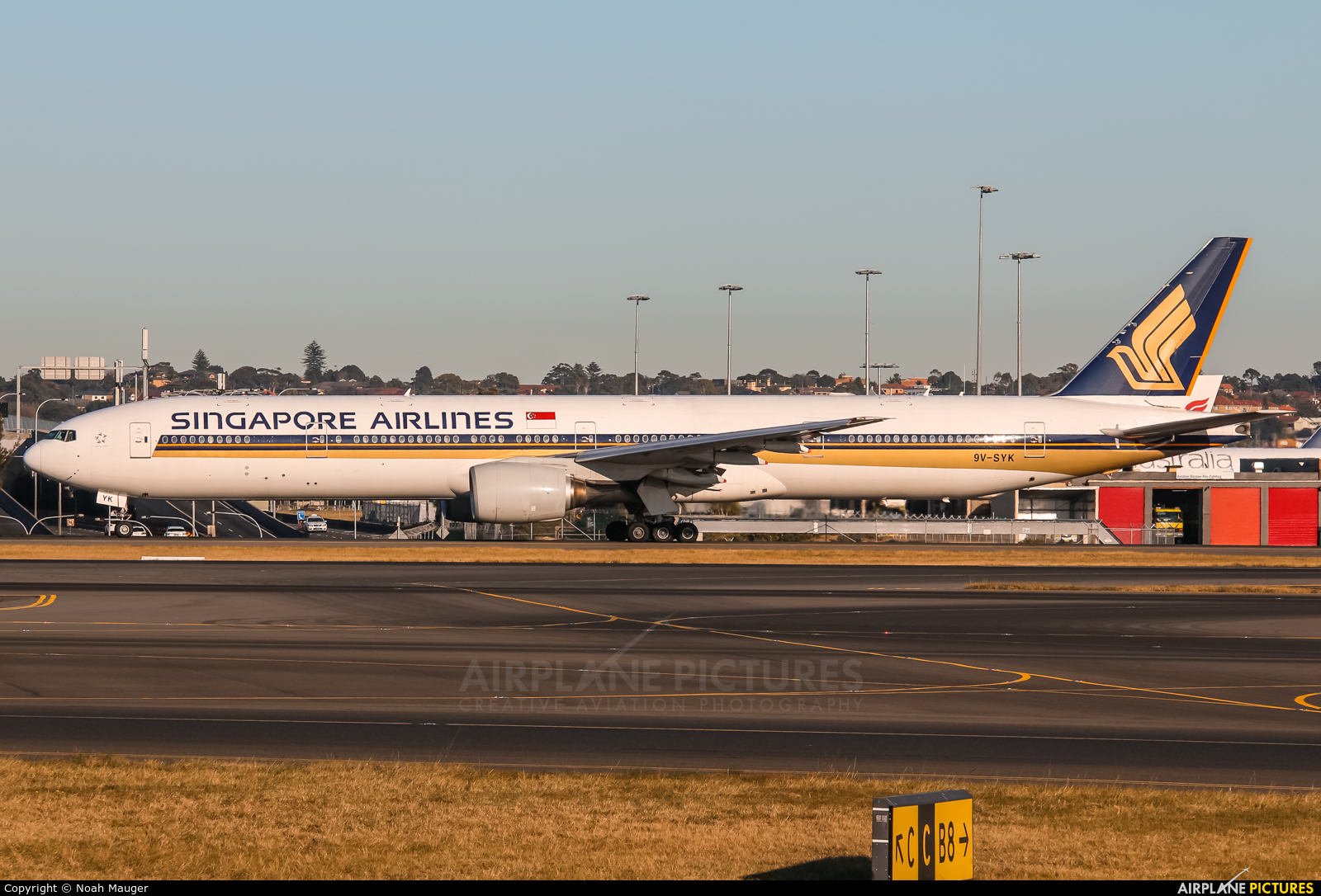 Singapore Airlines 9V-SYK aircraft at Sydney - Kingsford Smith Intl, NSW