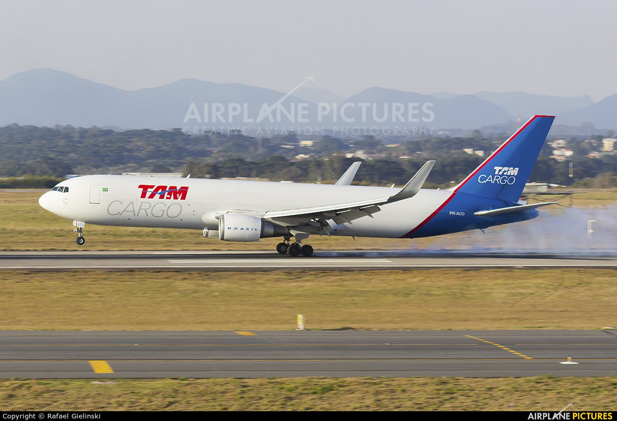 TAM Cargo PR-ACO aircraft at Curitiba -  Afonso Pena