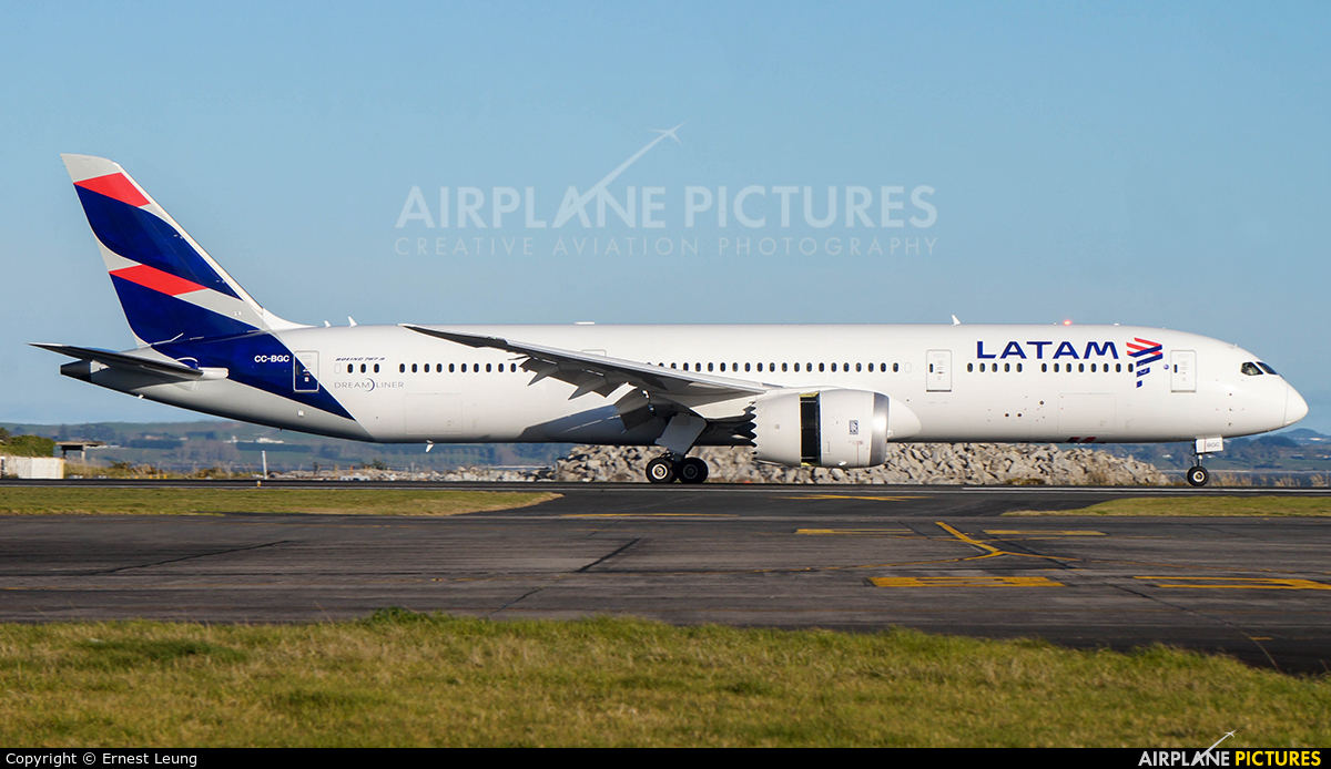 LATAM CC-BGD aircraft at Auckland Intl