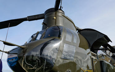 IR808 - Royal Air Force Boeing CH-47C Chinook