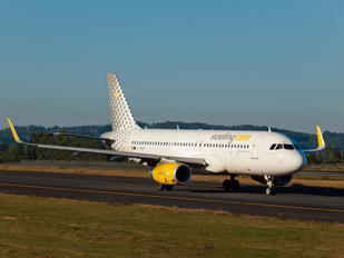 EC-MER - Vueling Airlines Airbus A320