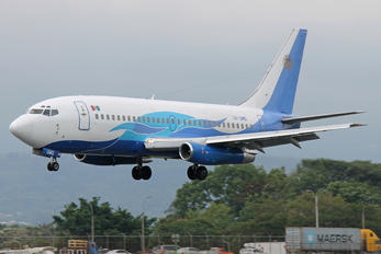 XA-UMQ - Global Air Boeing 737-200