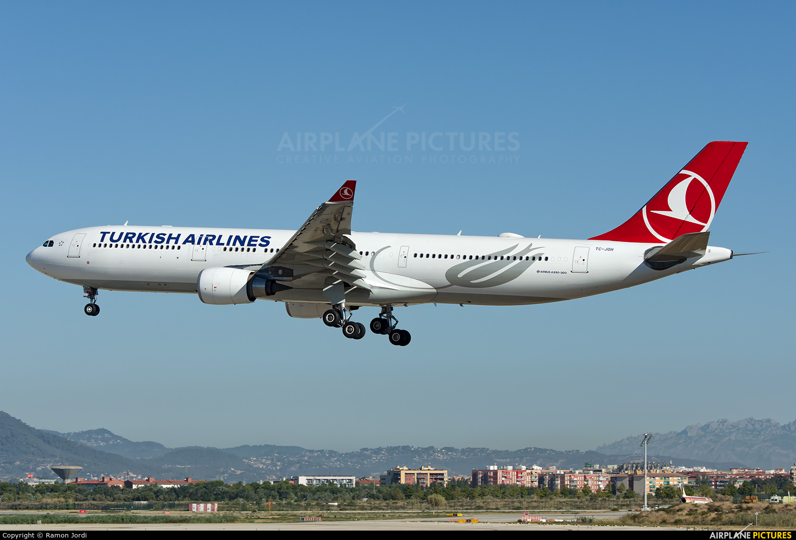 Turkish Airlines TC-JOH aircraft at Barcelona - El Prat