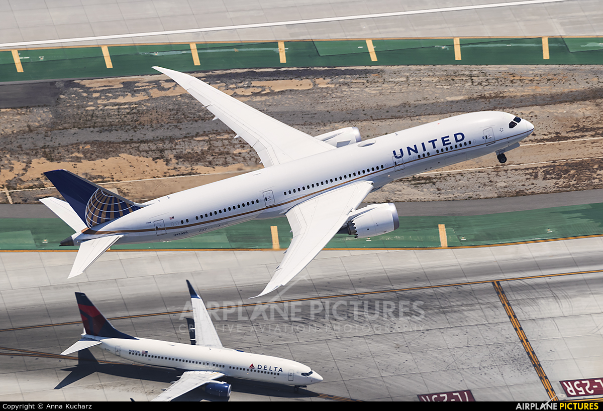 United Airlines N45956 aircraft at Los Angeles Intl