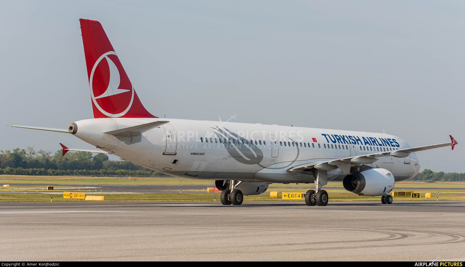 Turkish Airlines TC-JRC aircraft at Vienna - Schwechat