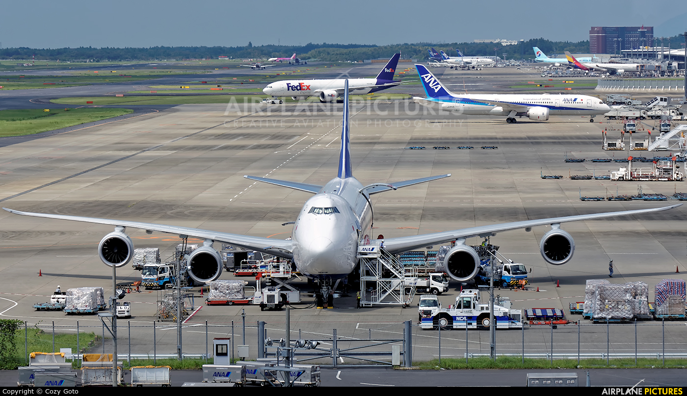 - Airport Overview - aircraft at Tokyo - Narita Intl