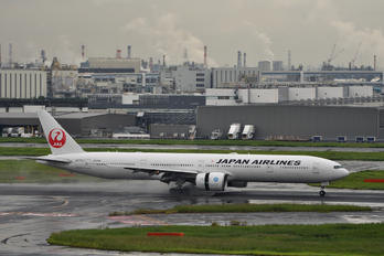 JA735J - JAL - Japan Airlines Boeing 777-300ER