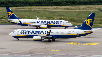 EI-DYR - Ryanair Boeing 737-800
