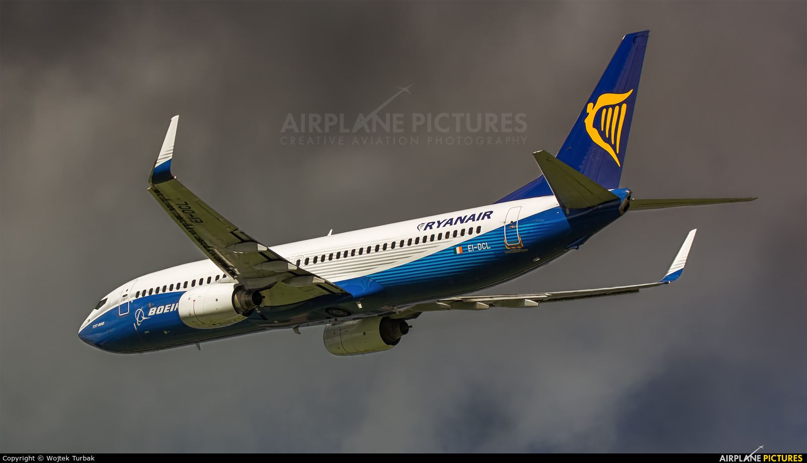 Ryanair EI-DCL aircraft at Dublin