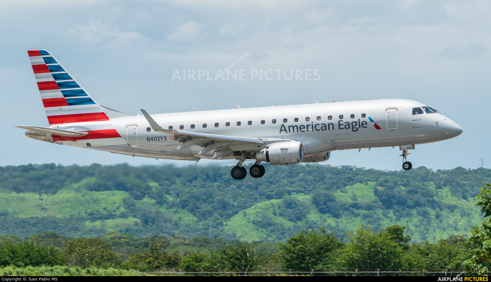 American Eagle N402YX aircraft at Liberia- Daniel Oduber Quirós Intl