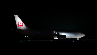 JA336J - JAL - Japan Airlines Boeing 737-800
