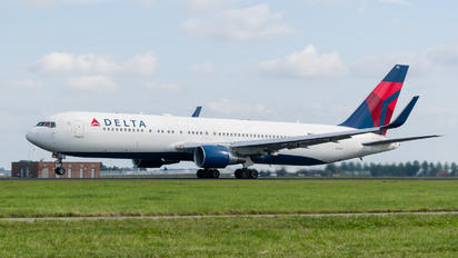 N192DN - Delta Air Lines Boeing 767-300ER