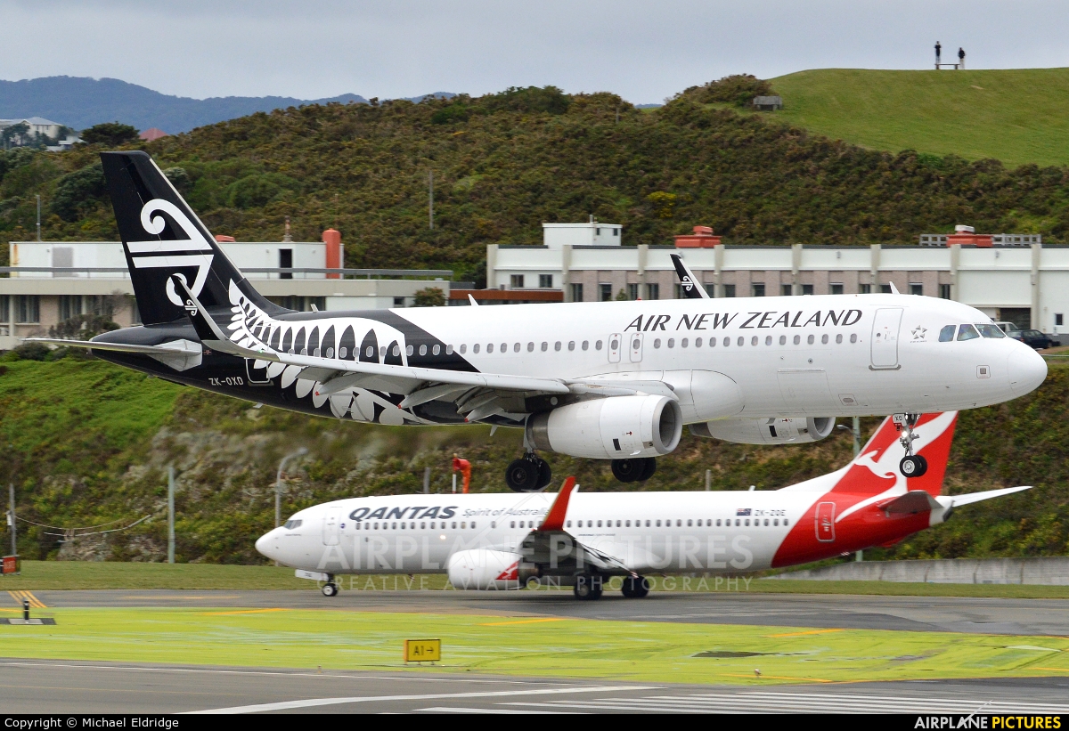 Air New Zealand ZK-OXD aircraft at Wellington Intl