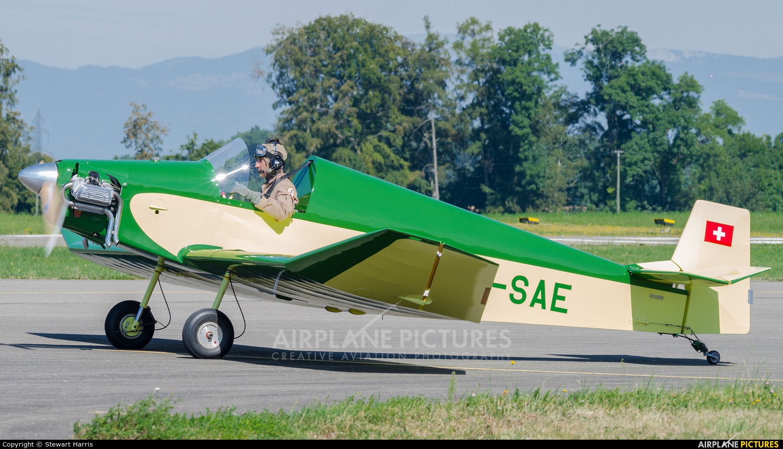 Private HB-SAE aircraft at Lausanne - La Blécherette