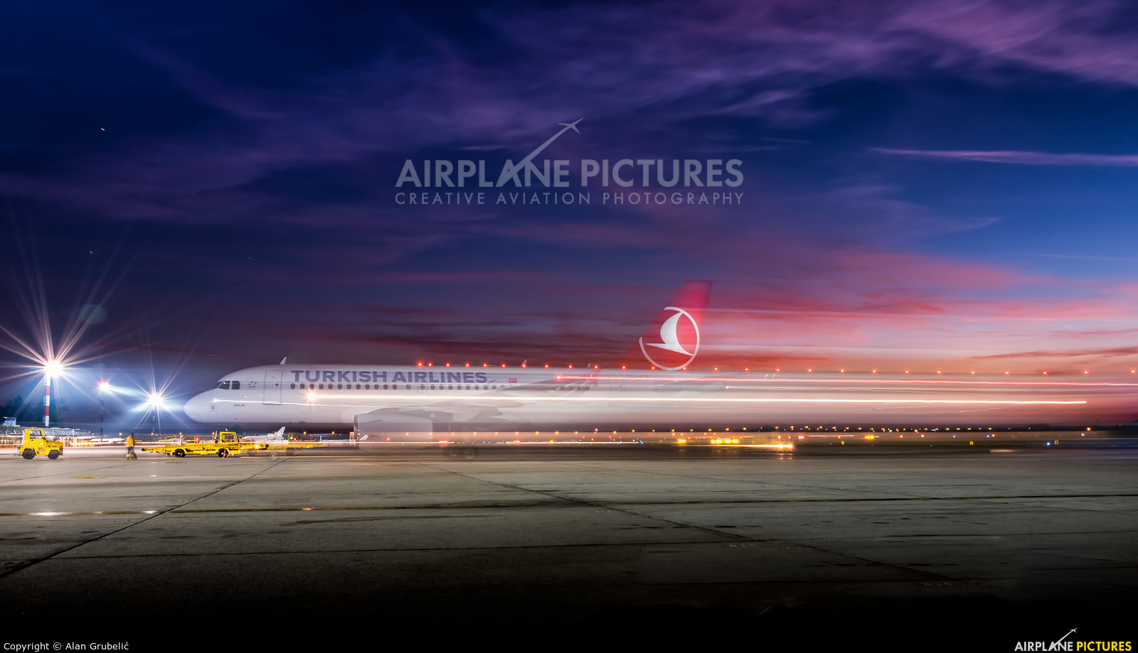 Turkish Airlines TC-JLO aircraft at Zagreb