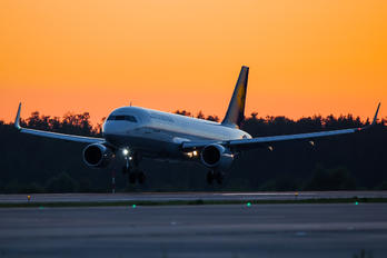 - - Lufthansa Airbus A320