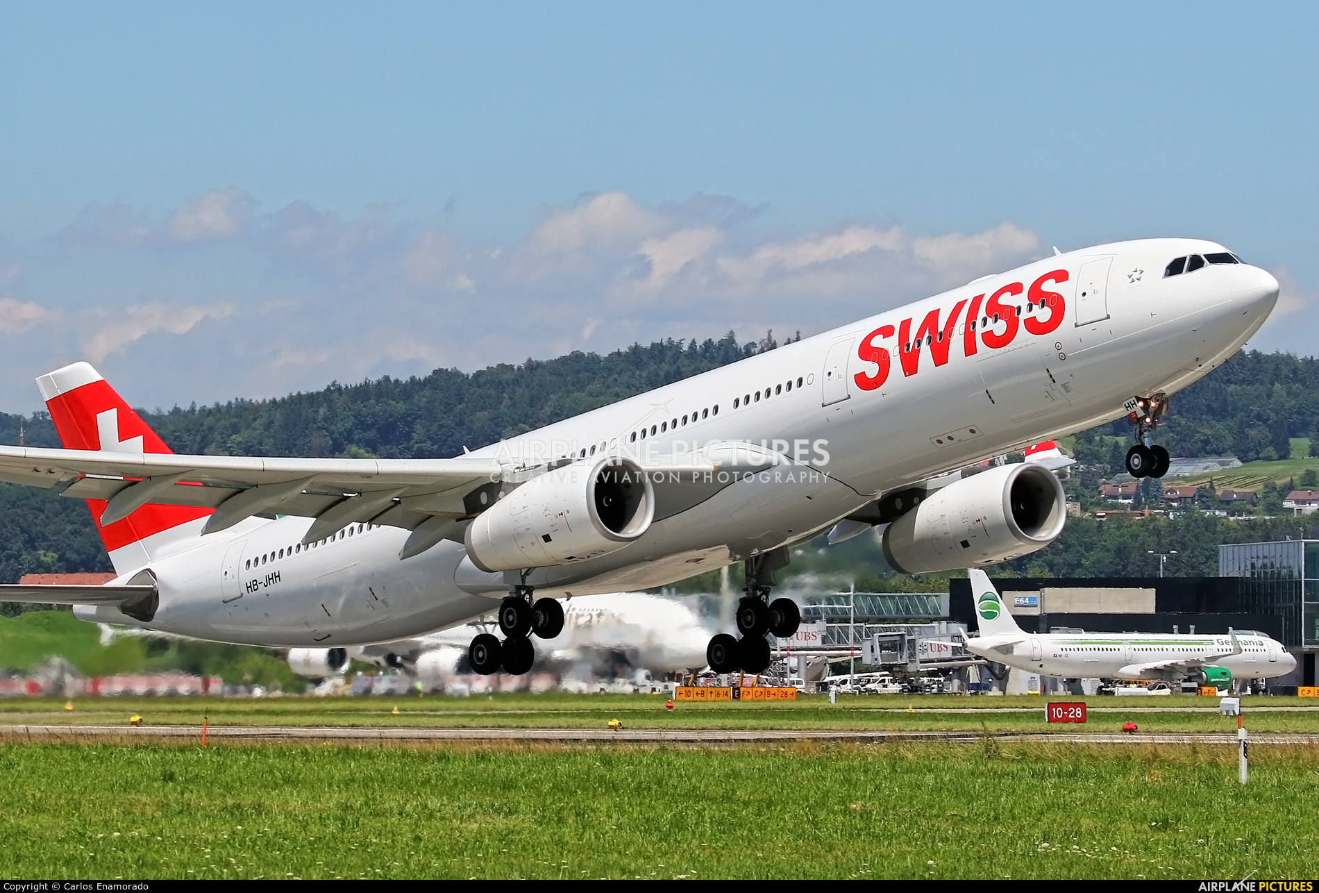 Swiss HB-JHH aircraft at Zurich