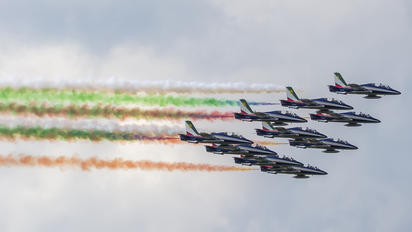 MB-3394 - Italy - Air Force "Frecce Tricolori" Aermacchi MB-339-A/PAN