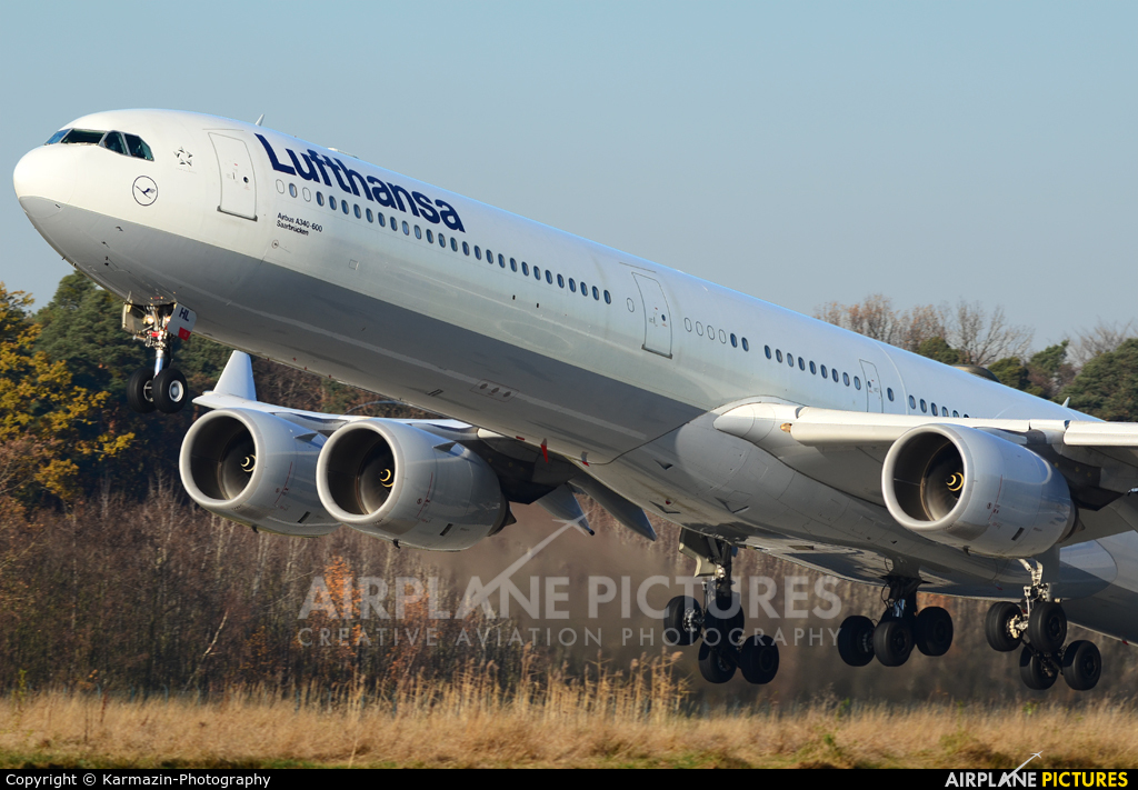 Lufthansa D-AIHL aircraft at Frankfurt