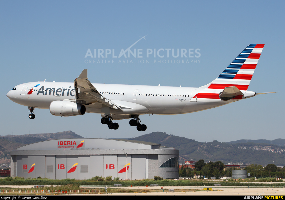 American Airlines N280AY aircraft at Barcelona - El Prat