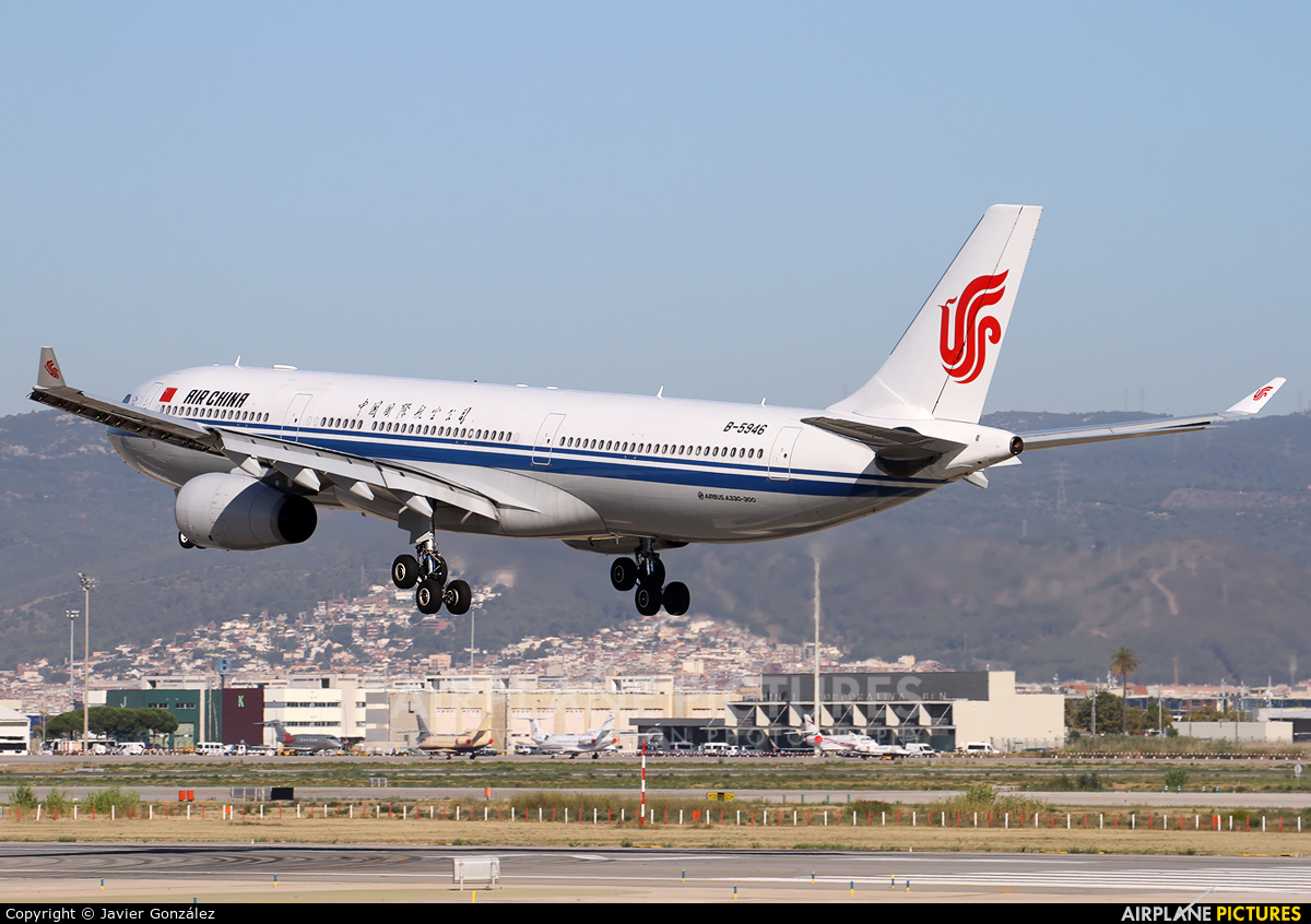 Air China B-5946 aircraft at Barcelona - El Prat