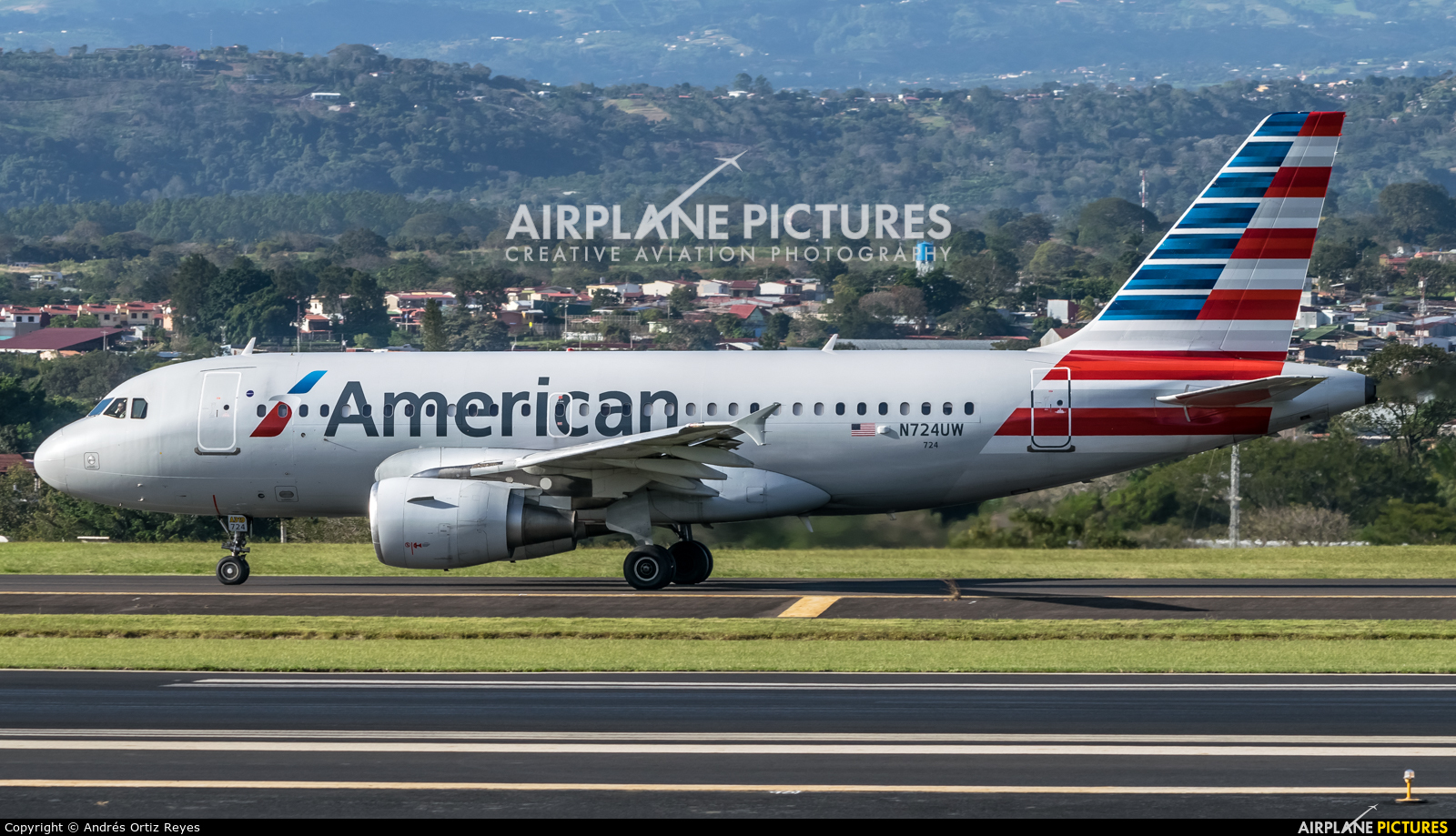 American Airlines N724UW aircraft at San Jose - Juan Santamaría Intl