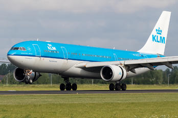 PH-AOE - KLM Airbus A330-200