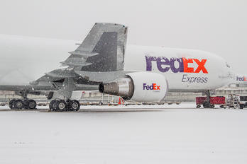 N133FE - FedEx Federal Express Boeing 767-300F