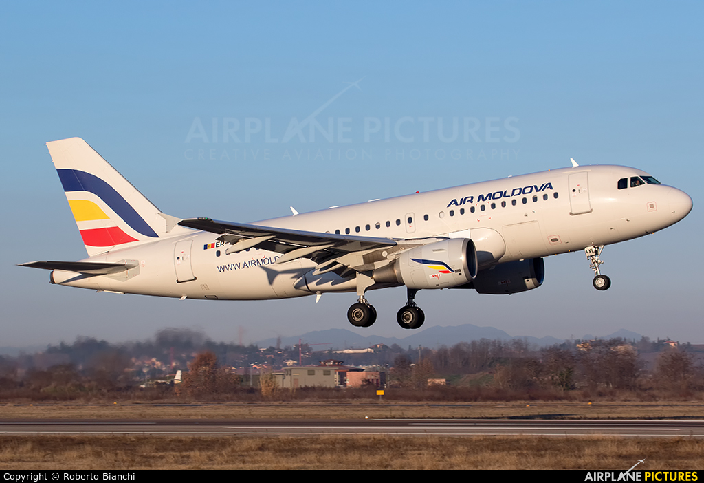 Air Moldova ER-AXL aircraft at Verona - Villafranca
