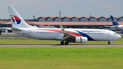 9M-MXH - Malaysia Airlines Boeing 737-800