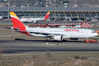 EC-MMG - Iberia Airbus A330-200