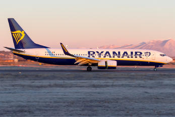 EI-FRY - Ryanair Boeing 737-800
