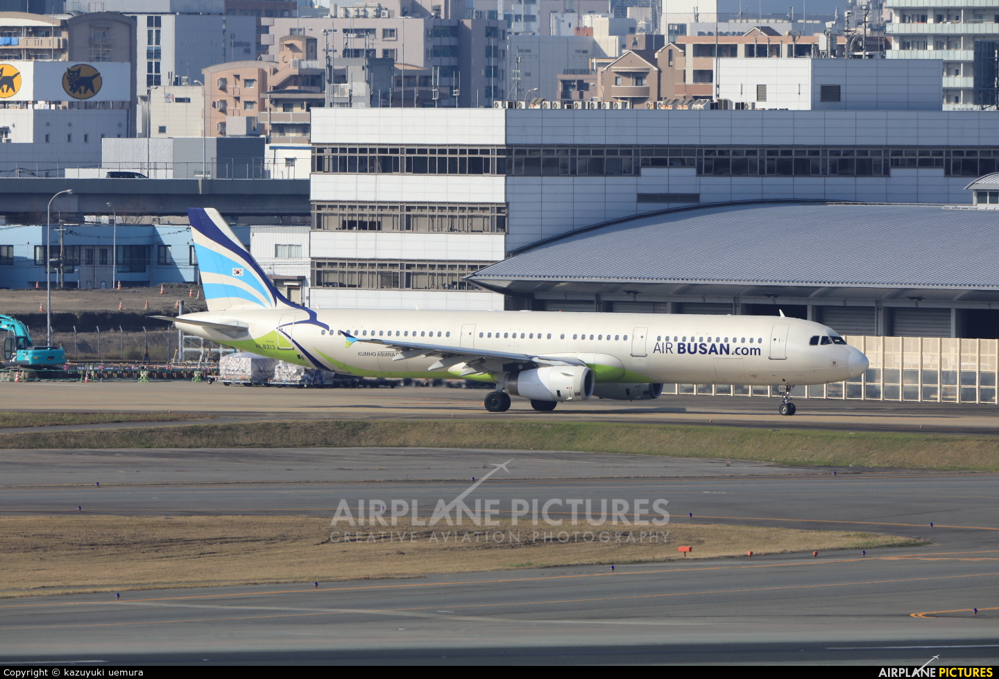 Air Busan HL8213 aircraft at Fukuoka