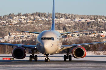 LN-RPB - SAS - Scandinavian Airlines Boeing 737-600