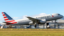 N109UW - American Airlines Airbus A320 aircraft