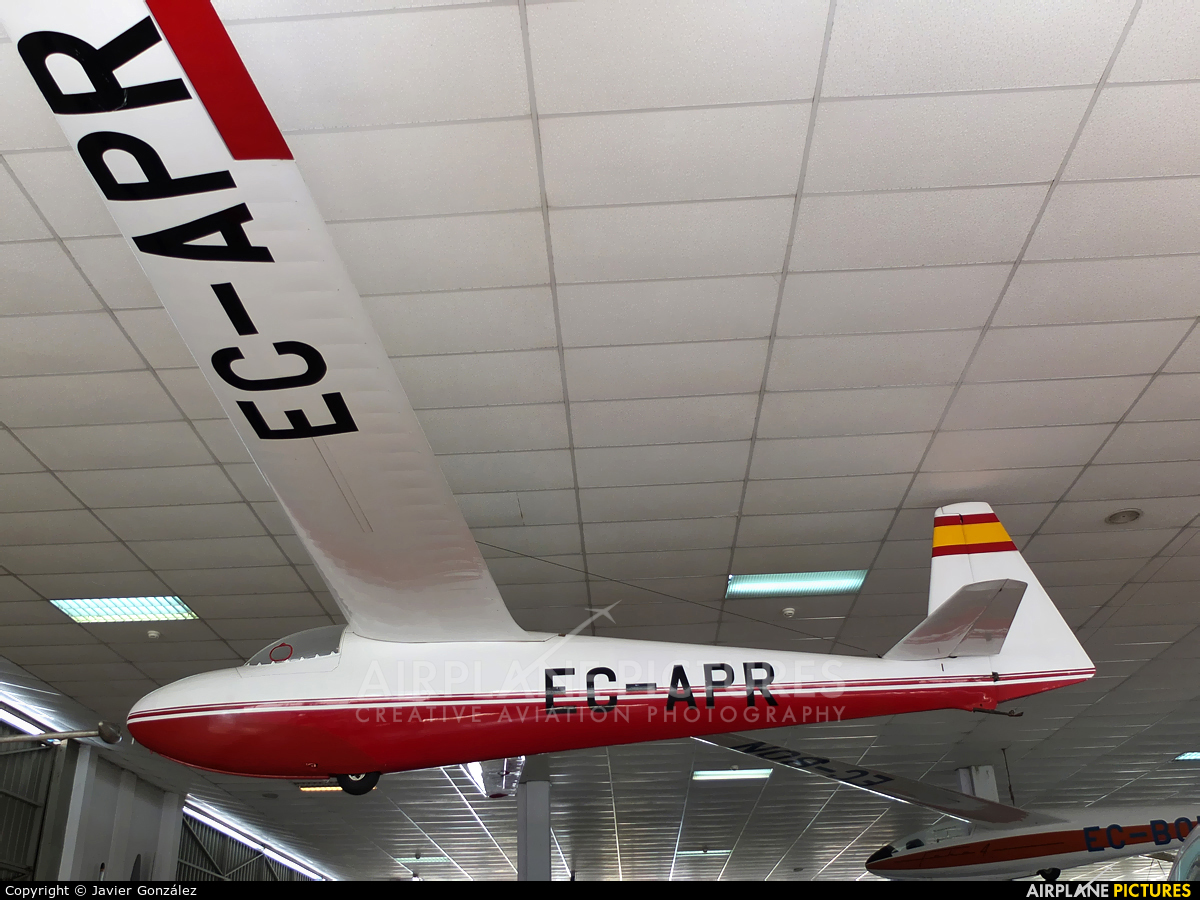 Private EC-APR aircraft at Madrid - Cuatro Vientos