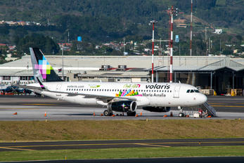 XA-VLR - Volaris Airbus A320