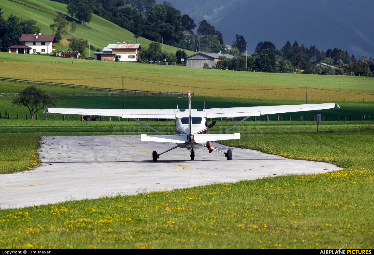 Private D-ERLB aircraft at St. Johann