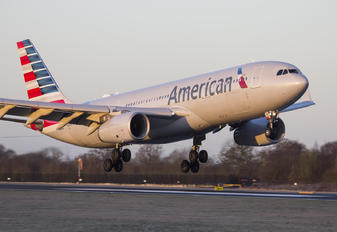 N285AY - American Airlines Airbus A330-200