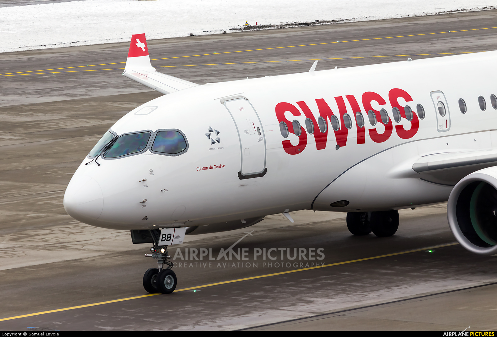 Swiss HB-JBB aircraft at Zurich