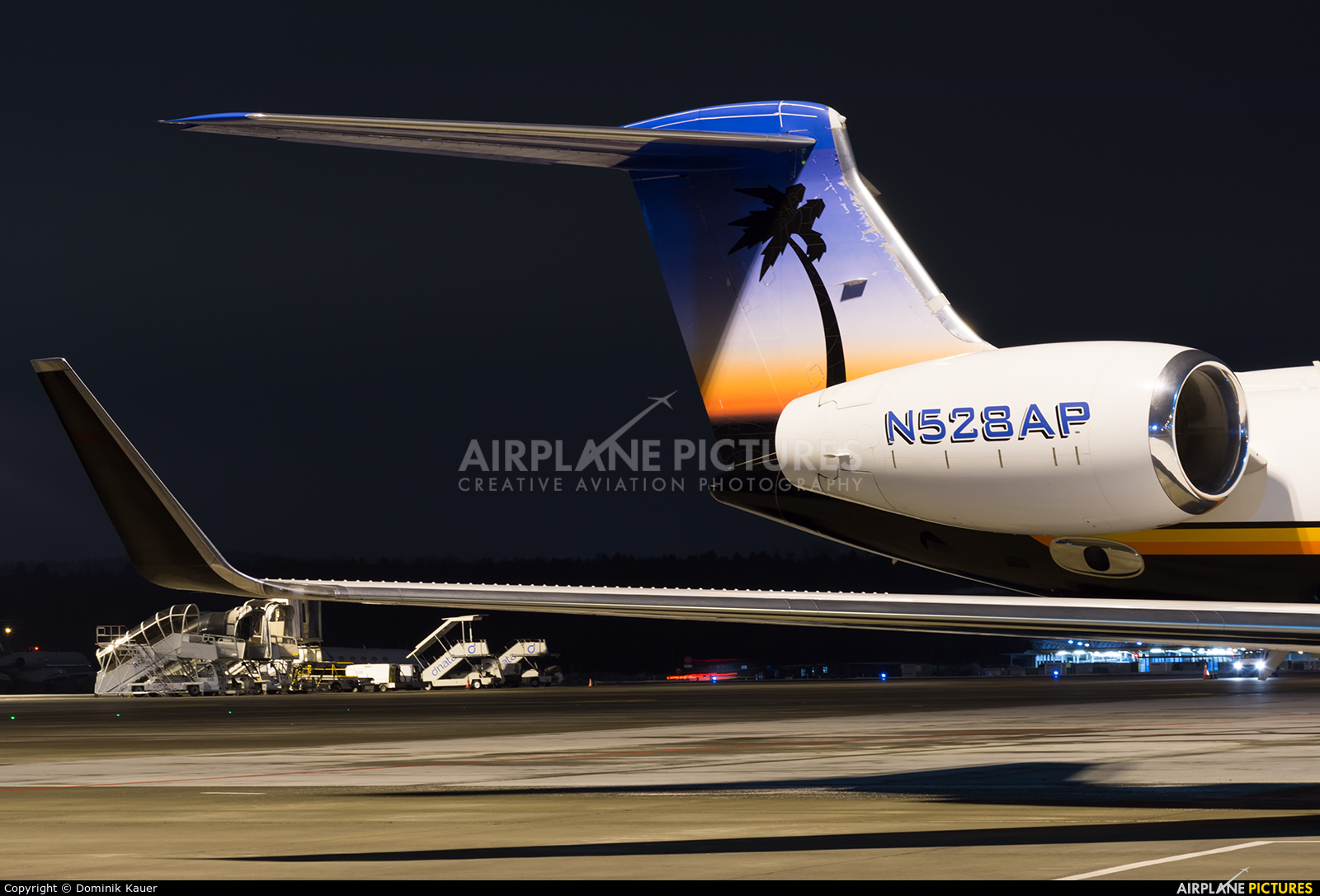 Private N528AP aircraft at Zurich