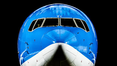 PH-OYI - TUI Airlines Netherlands - Airport Overview - Aircraft Detail
