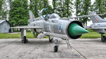 6715 - Poland - Air Force Mikoyan-Gurevich MiG-21MF