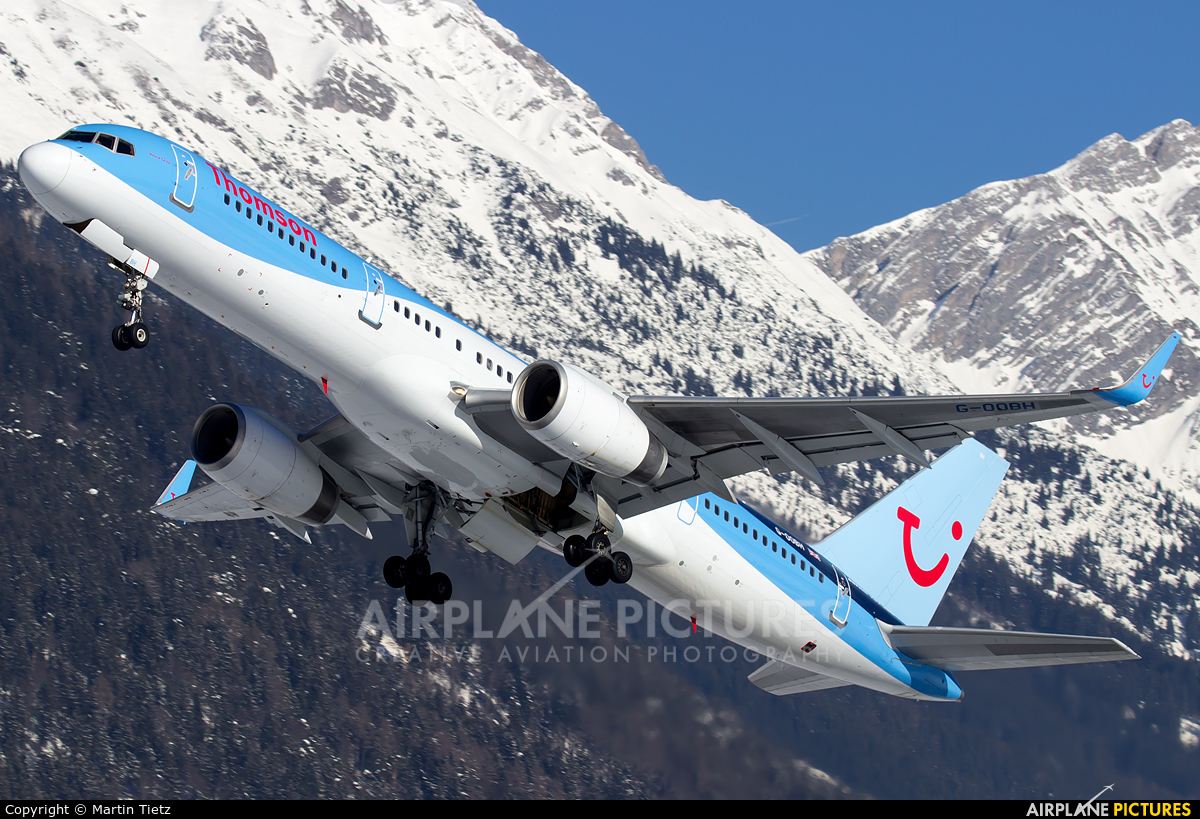 Thomson/Thomsonfly G-OOBH aircraft at Innsbruck