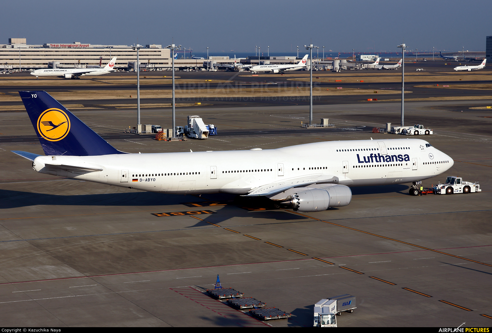 Lufthansa D-ABYO aircraft at Tokyo - Haneda Intl