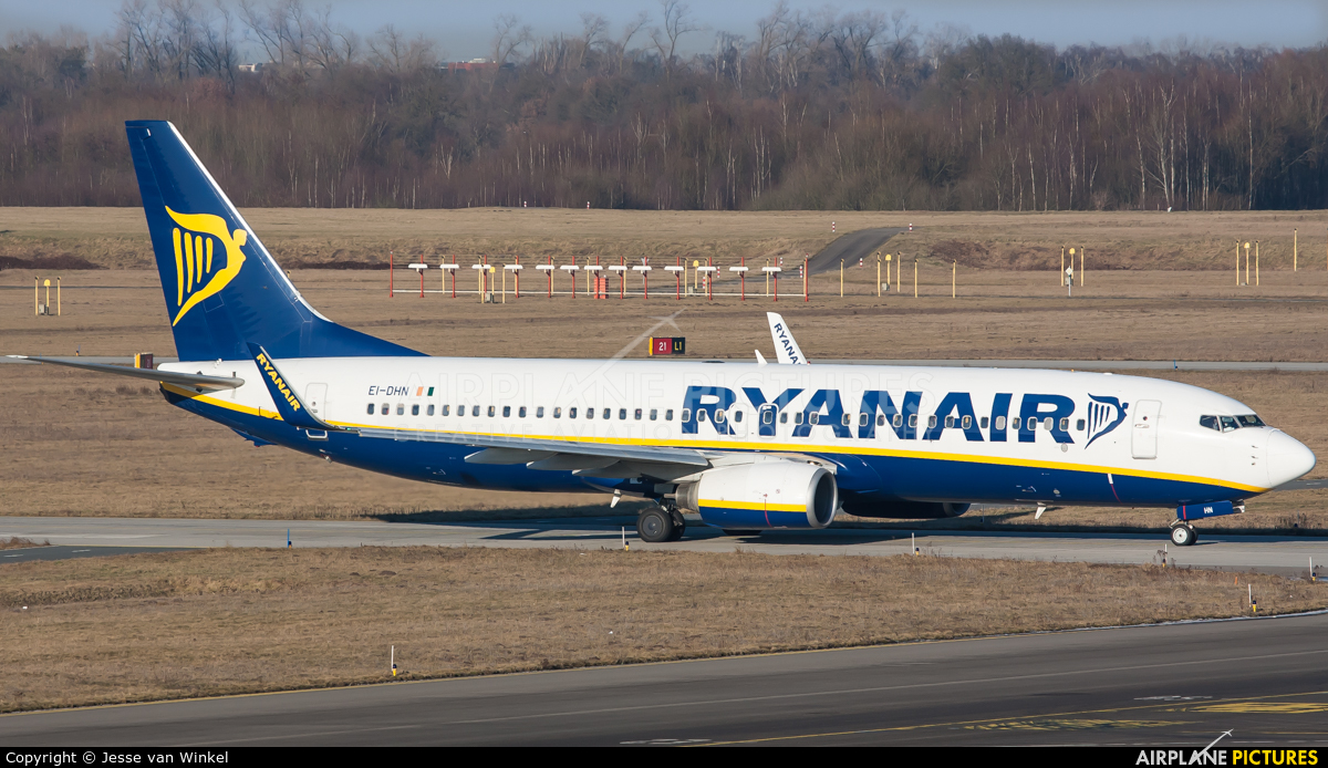 Ryanair EI-DHN aircraft at Eindhoven