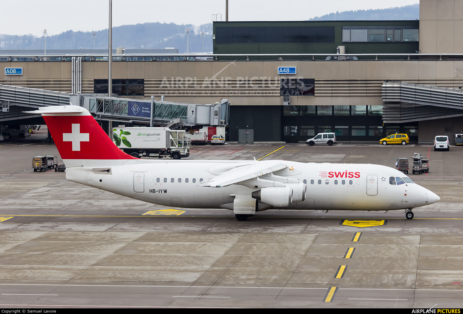Swiss HB-IYW aircraft at Zurich