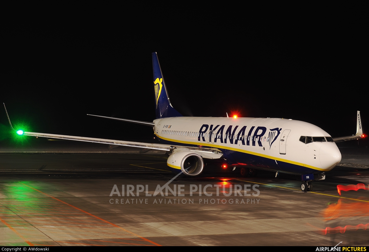 Ryanair EI=FRR aircraft at Olsztyn Mazury Airport (Szymany)