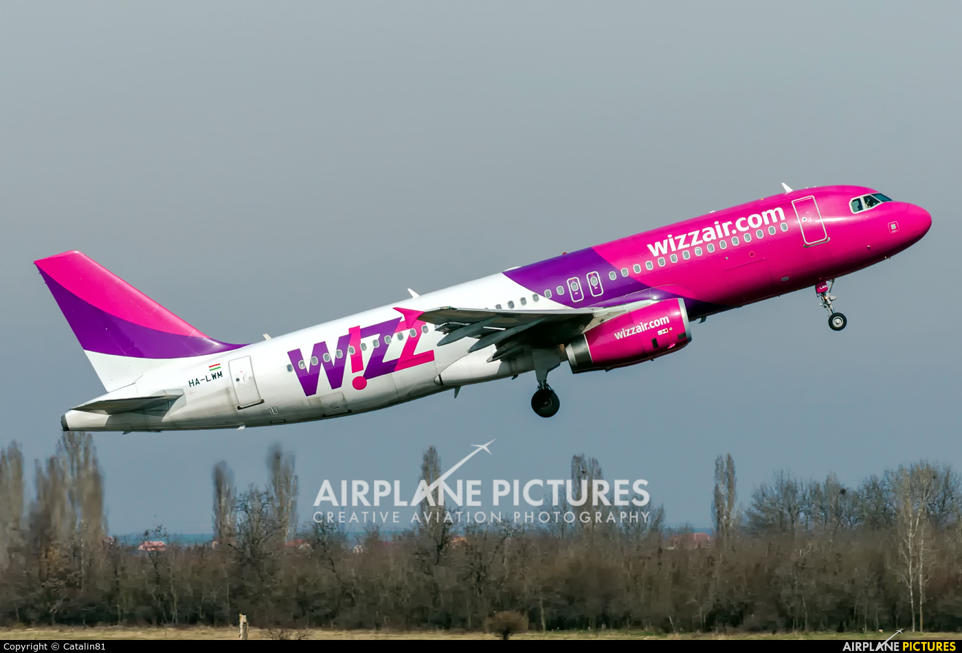 Wizz Air HA-LWM aircraft at Craiova